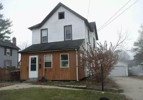 771 W Elk St, Freeport, IL 61032