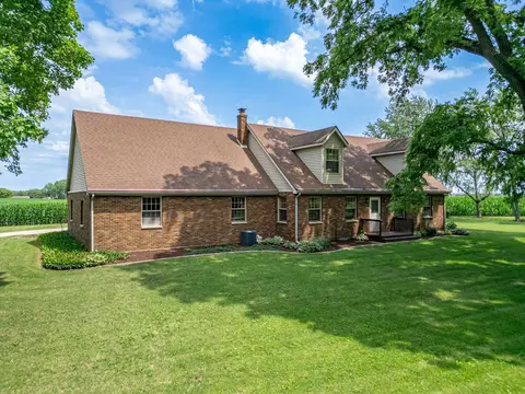 7918 Rothwell Rd, Rockford, IL 61109