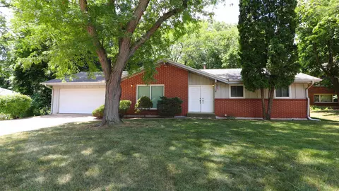 4117 Tallwood Ave, Rockford, IL 61114