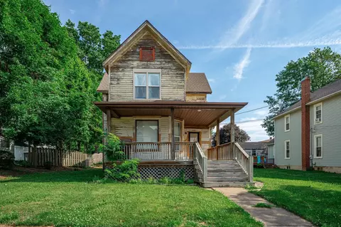644 W Elk St, Freeport, IL 61032