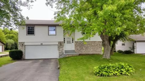 131 Columbia Nw St, Poplar Grove, IL 61065