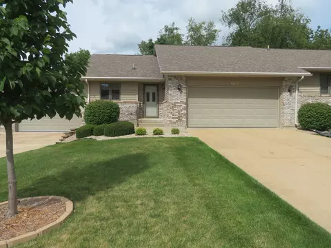 1934 W Mesa Dr, Freeport, IL 61032