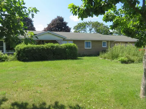2130 S Bolton Rd, Freeport, IL 61032