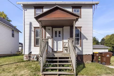 1108 S Locust Ave, Freeport, IL 61032