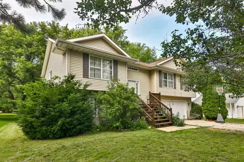 110 SE Liverpool Dr, Poplar Grove, IL 61065