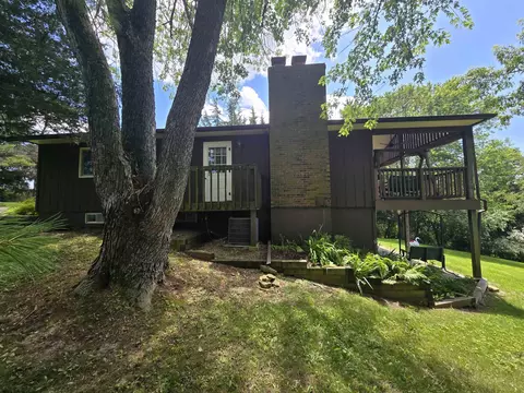 13 A33 Mustang Ln, Apple River, IL 61001
