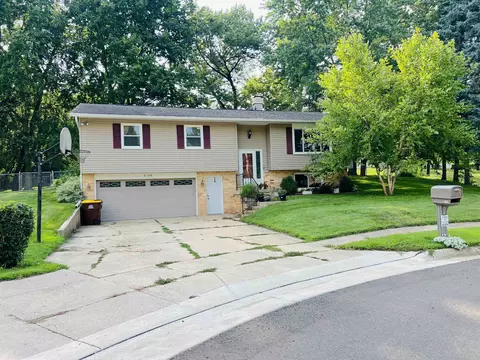 2108 Yellowstone Ct, Freeport, IL 61032