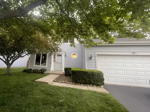 1385 Fountain Grn, Crystal Lake, IL 60014