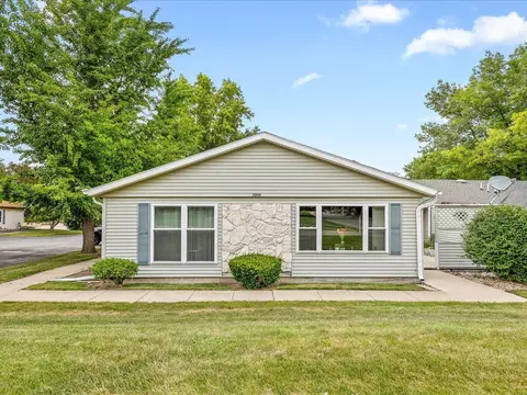 3200 W Carthage St, Freeport, IL 61032