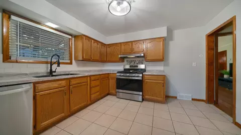 210 W State St, Cherry Valley, IL 61016 photo 14