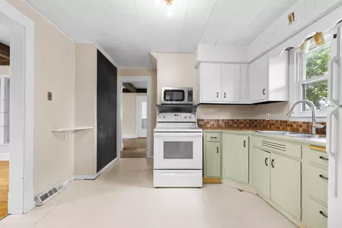 937 Elm St, Beloit, WI 53511 photo 11