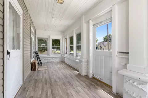 937 Elm St, Beloit, WI 53511 photo 4