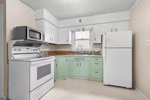 937 Elm St, Beloit, WI 53511 photo 9