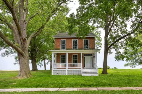 708 Gear St, Galena, IL 61036