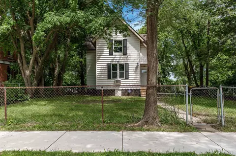 407 N Avon St, Rockford, IL 61101