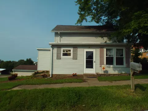 106 N Locust St, Elizabeth, IL 61028