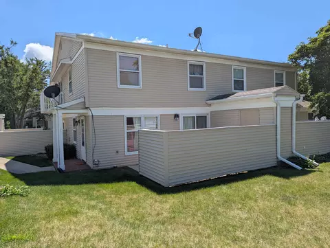604 Kiwanis Ct, Freeport, IL 61032
