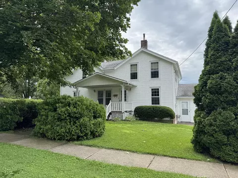 310 E Pearl St, Lanark, IL 61046