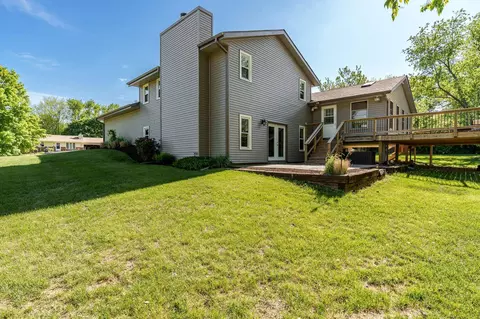 Exterior - 7812 Rhonda Dr, Roscoe, IL 61073 photo 5 of 8