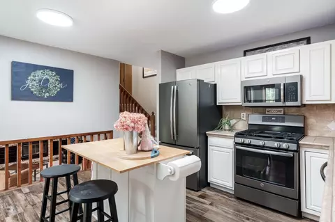 Kitchen - 7812 Rhonda Dr, Roscoe, IL 61073 photo 4 of 4