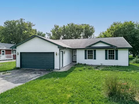 105 Rockaway Ct, Poplar Grove, IL 61065