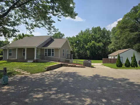 9306 N 2nd St, Machesney Park, IL 61115