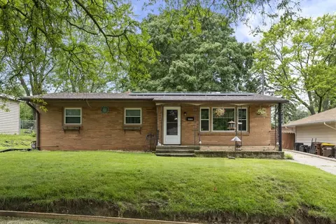 2335 Cornell Dr, Rockford, IL 61108
