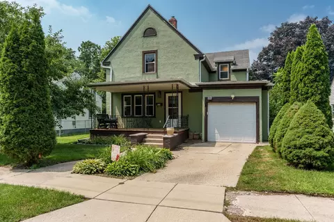 624 Dawson Ave, Rockford, IL 61107