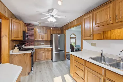 315 E 4th St, Byron, IL 61010 photo 12