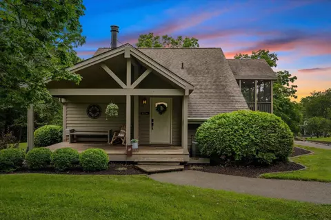 6 Northridge Ln, Galena, IL 61036