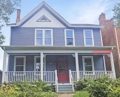 310 Elk St, Galena, IL 61036