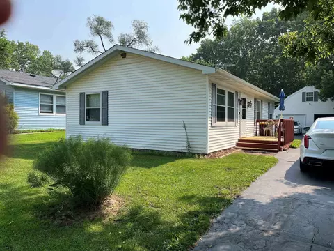 3126 8th St, Rockford, IL 61109