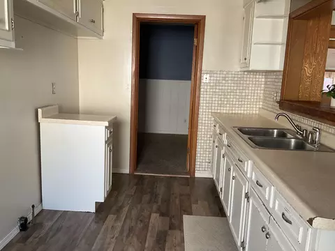 2015 Dresden Ave, Rockford, IL 61103 photo 9