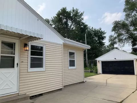 2015 Dresden Ave, Rockford, IL 61103 photo 3