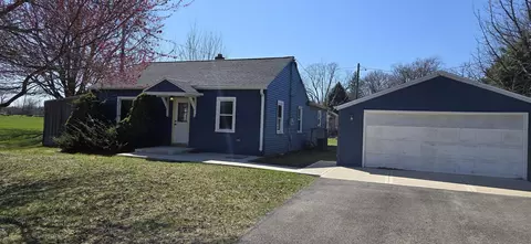 615 S Memorial Ave, Rockford, IL 61102