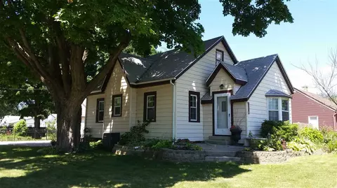 7502 Rogers St, Machesney Park, IL 61115