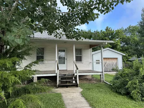 401 S Dayton, Hanover, IL 61041