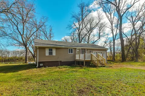 10891 Edgemere Ter, Roscoe, IL 61073