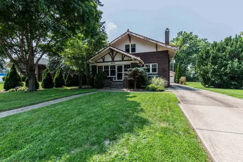 804 13th Ave, Mendota, IL 61342