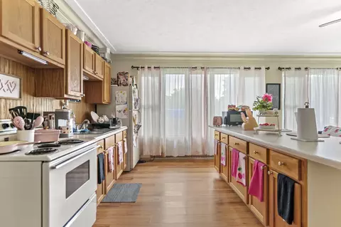 Kitchen - 202 W Division St, Holcomb, IL 61043 photo 3 of 9