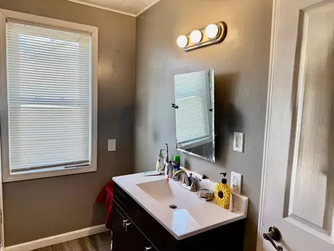 Bath - 2731 7th St, Peru, IL 61354 photo 3 of 4