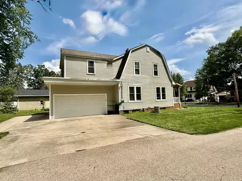 Exterior - 2731 7th St, Peru, IL 61354 photo 5 of 6