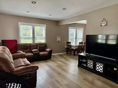Living - 2731 7th St, Peru, IL 61354 photo 2 of 2