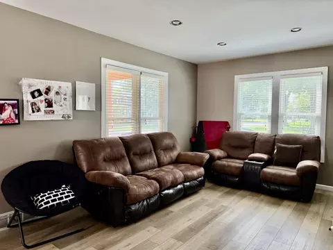 Living - 2731 7th St, Peru, IL 61354 photo 1 of 2