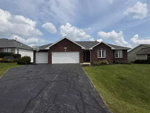 3747 Foxglove Ln, Winnebago, IL 61088
