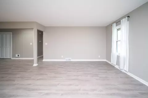 511 E Warren, Rockton, IL 61072 photo 8