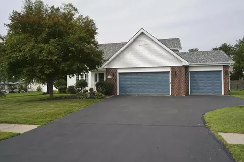 712 Kari Ct, Byron, IL 61010