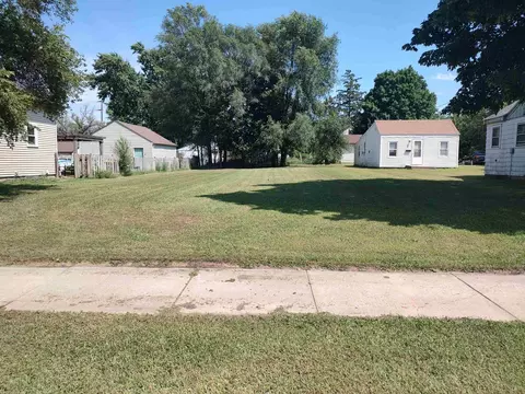 2810 Hanson St, Rockford, IL 61109