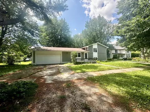 Exterior - 412 Main St, Chadwick, IL 61014 photo 3 of 3