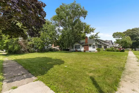 2143 S 4th St, Rockford, IL 61104
